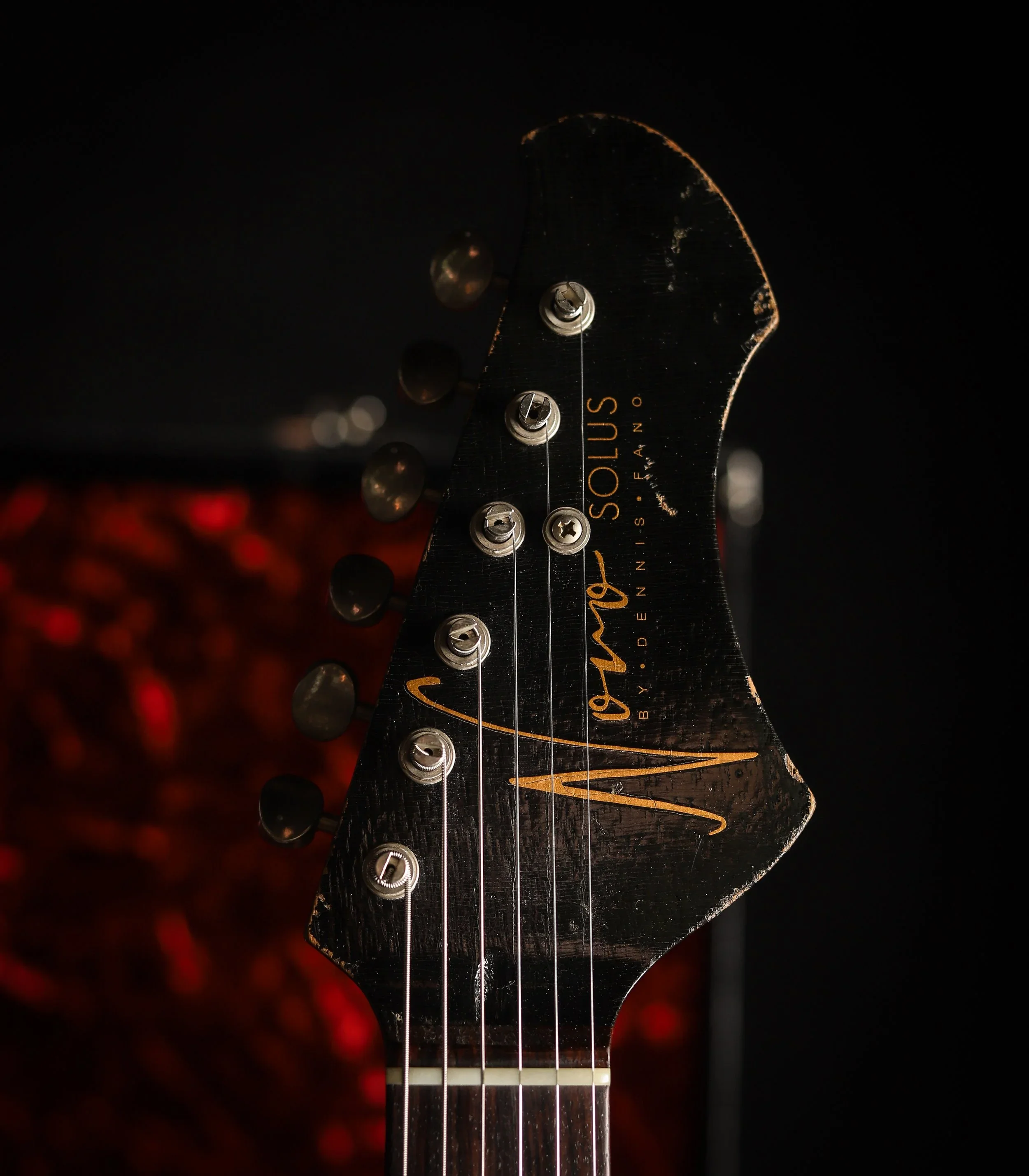 Signature SOLUS M1 - TV Burst on Mahogany (4 of 5) - Image 6
