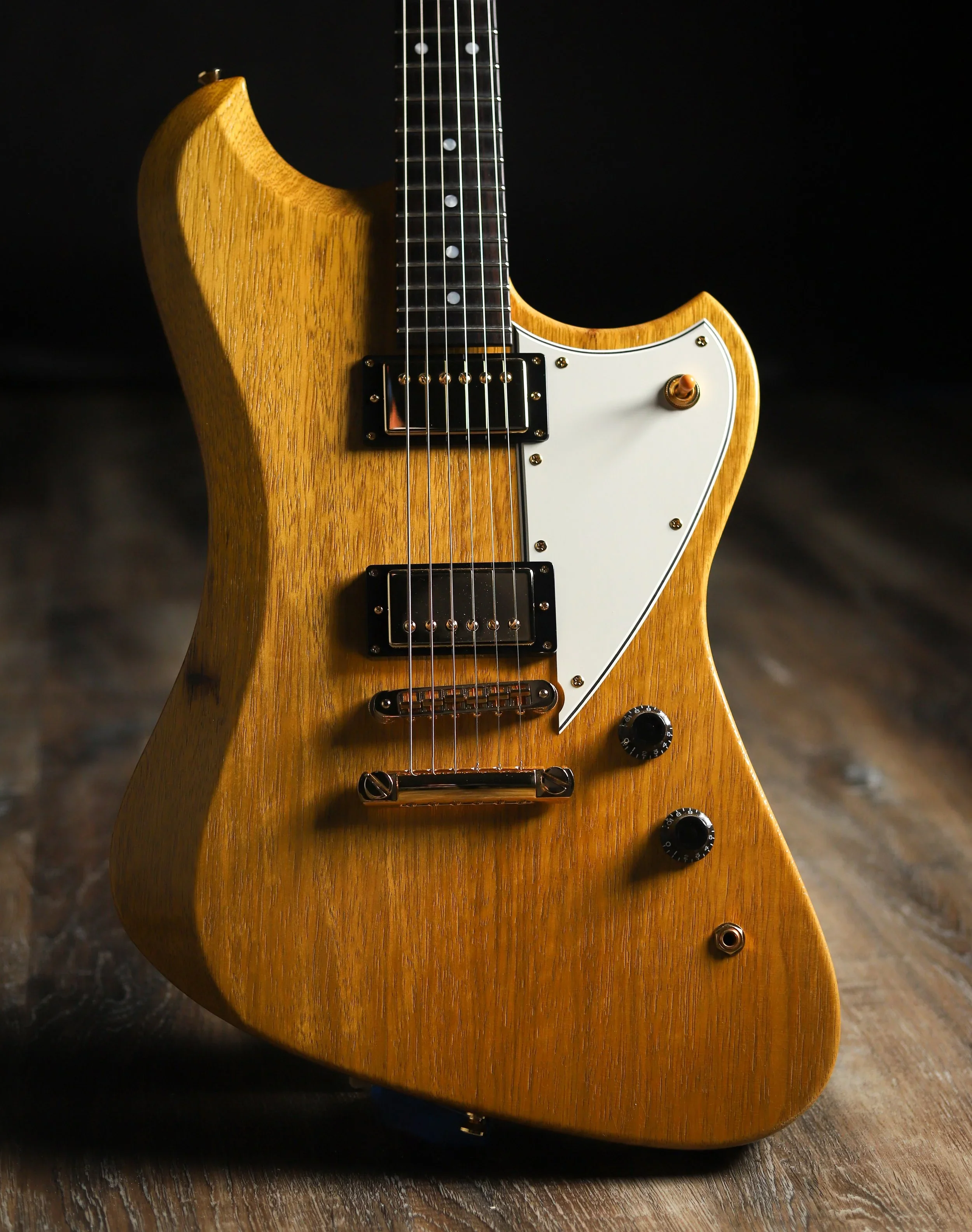Signature VOLTUR DLX - Korina (3 of 6)