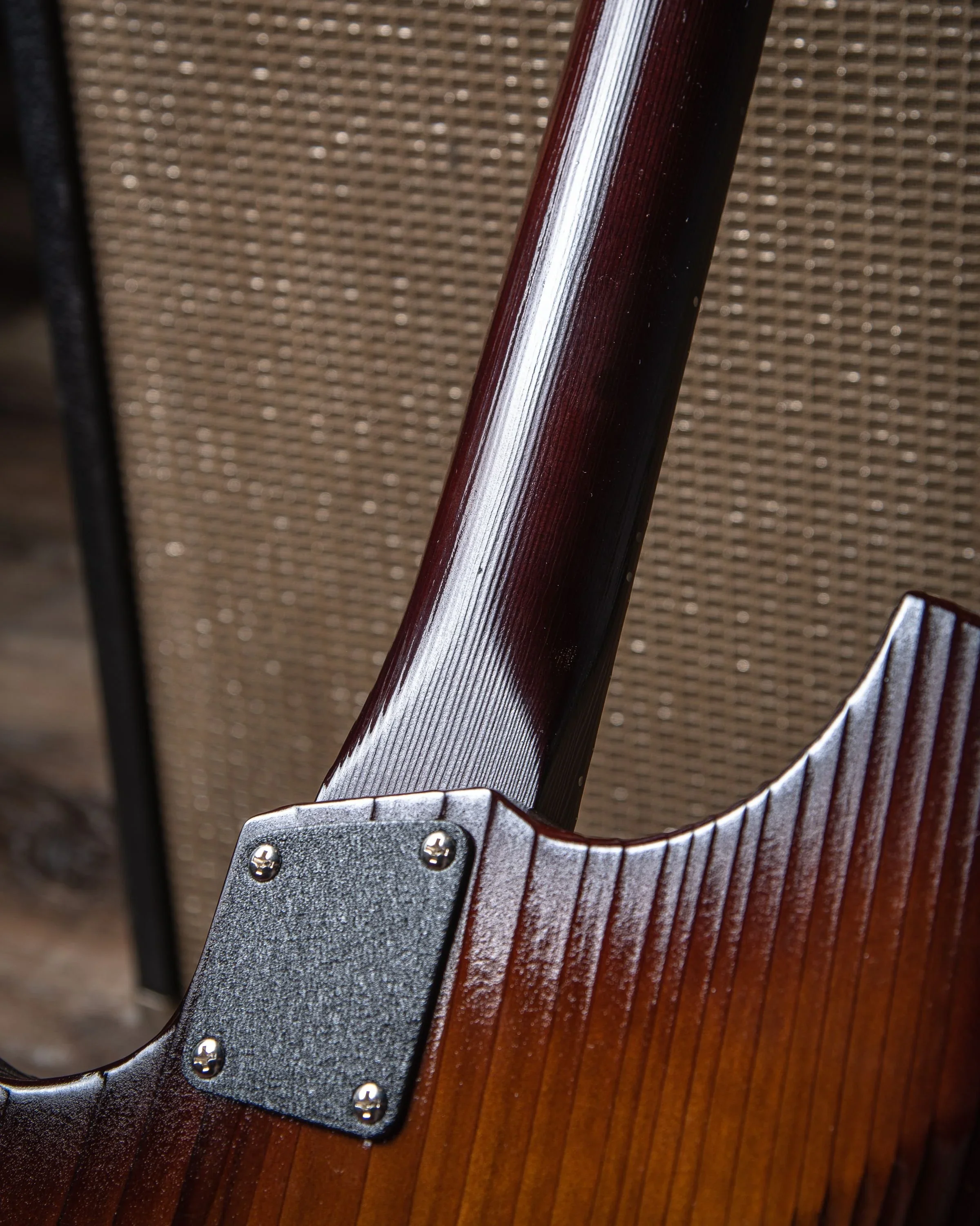 Signature VOLTUR - Tobacco Burst - Image 7