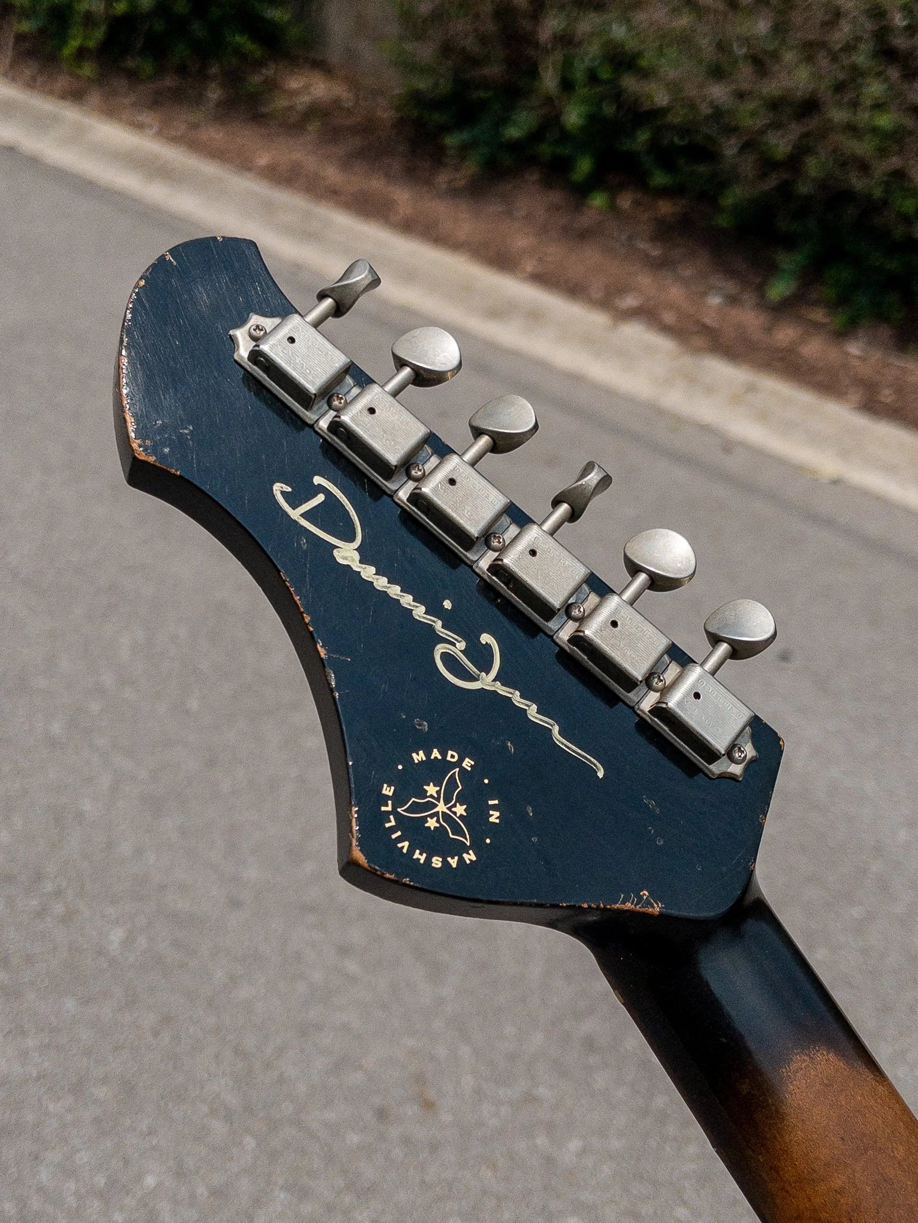 Signature VOLTUR - Uffington Burst - Image 5
