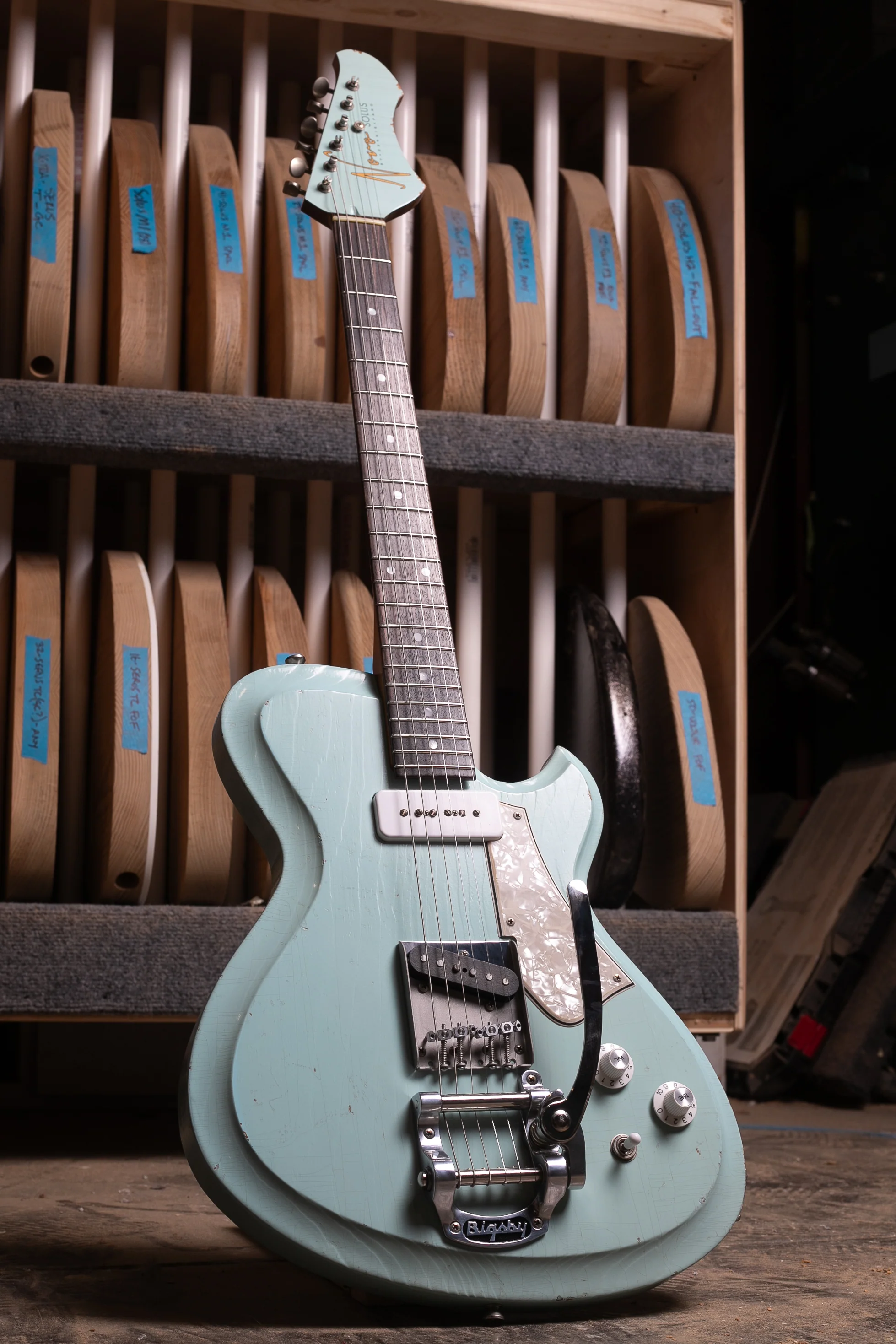 Novo Solus F2 LTD in Sonic Blue - Image 2