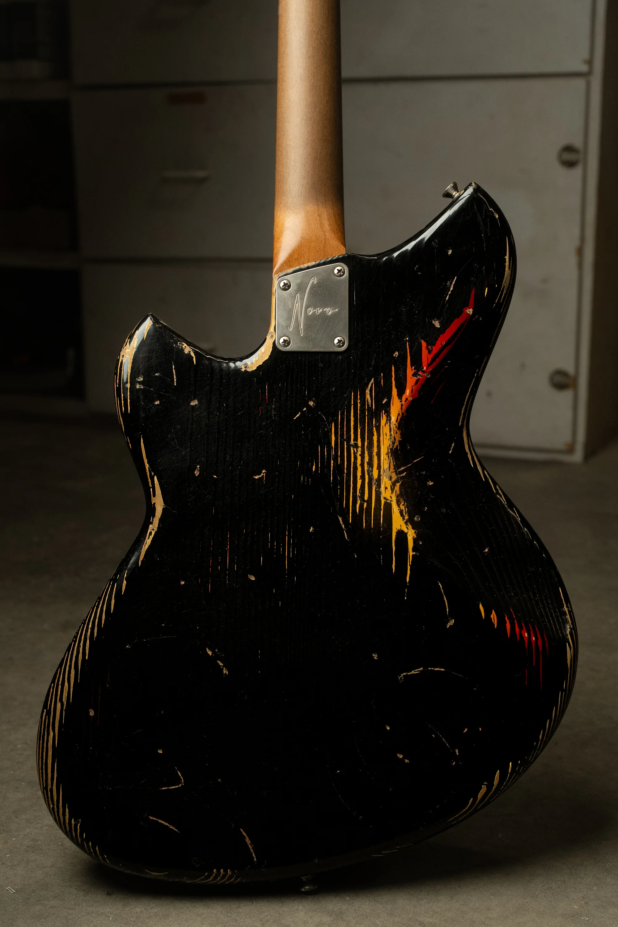 SERUS J - Bull Black over '64 3-Tone Burst | NAMM 26 - Image 7