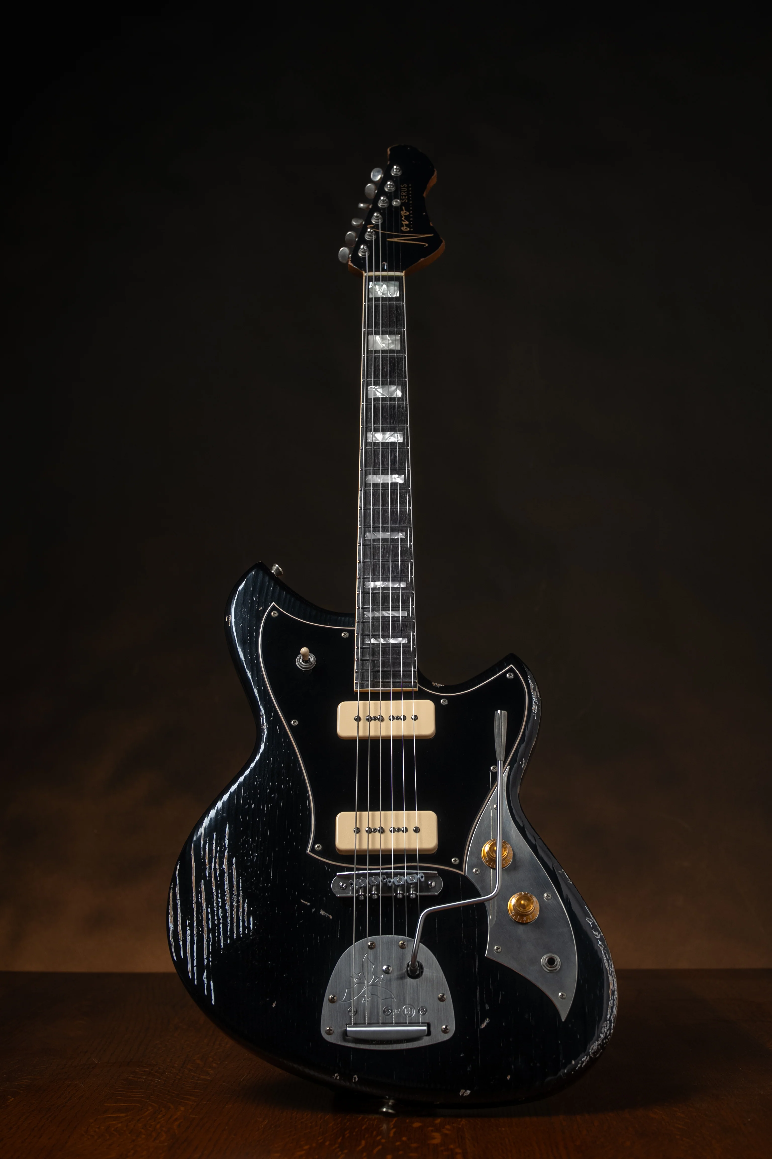 SERUS J - Custom - Bull Black | Dealer Stock