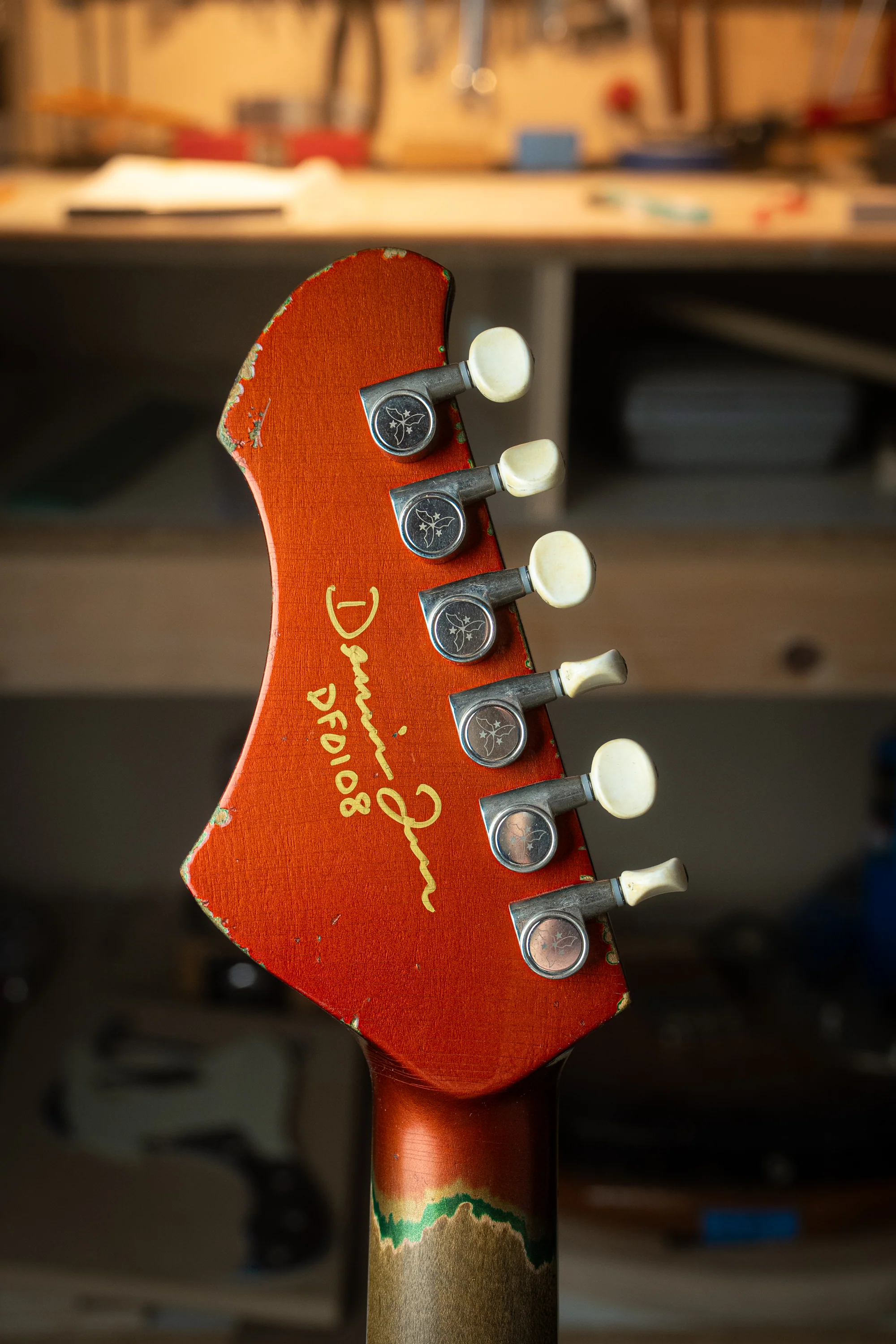 Signature Chambered SERUS P2 - Gold Top | NAMM 26 - Image 10